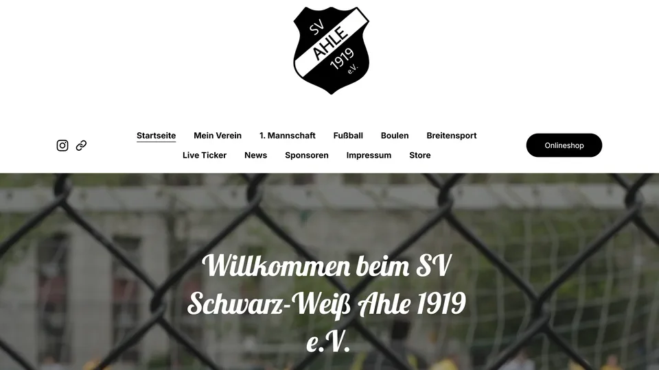 Startseite der Website des SV Schwarz-Weiß Ahle mit Vereinswappen und Navigation